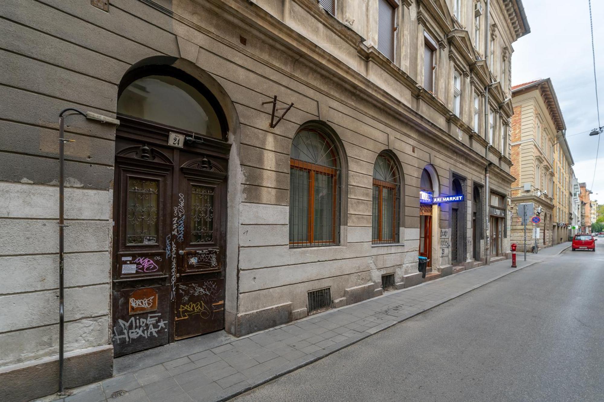 Azure Oasis In The Heart Of The City Budapest Exterior photo